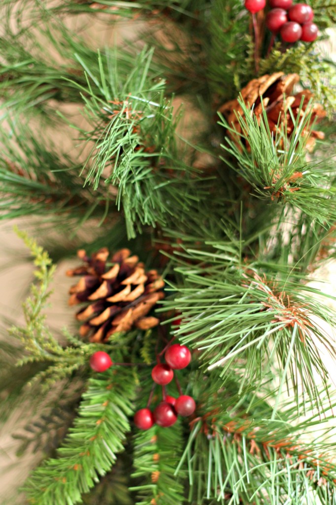 welcome-christmas-front-porch-pine-garland