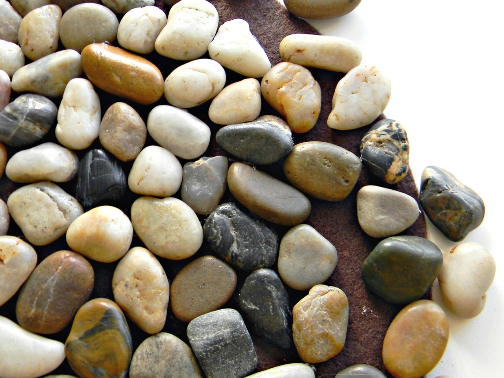 Rock Trivet gluing rocks on felt bottom