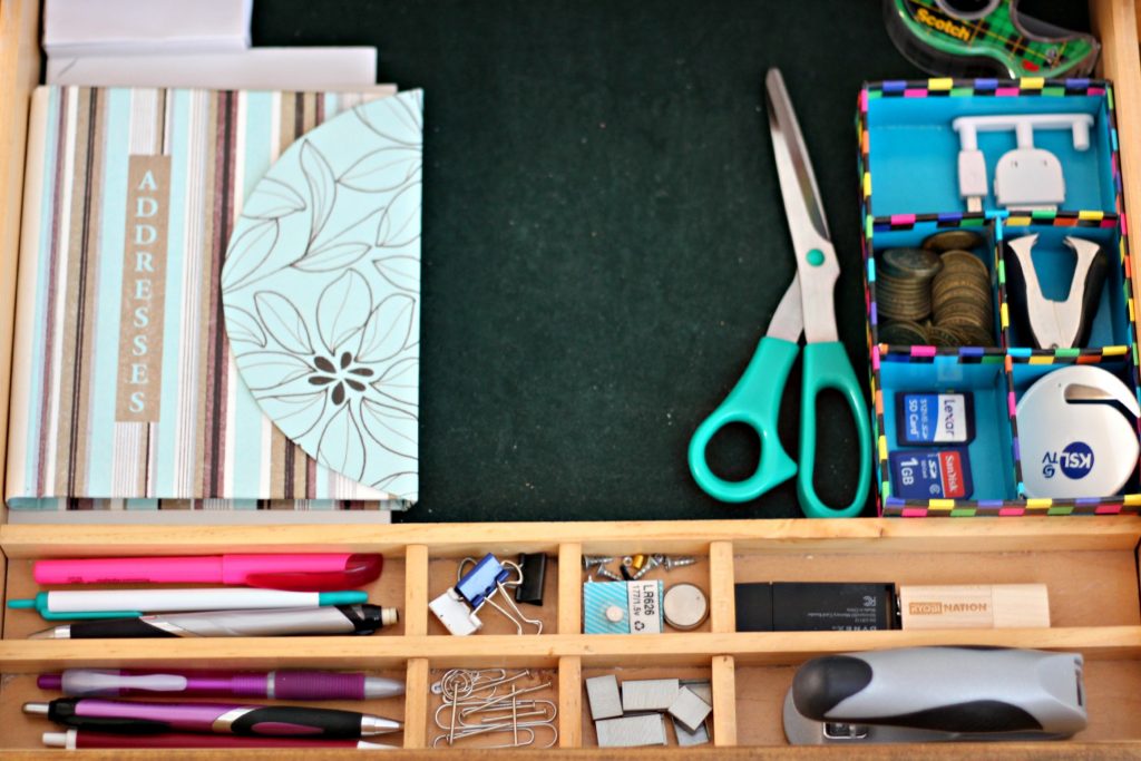 Desk Drawer Organize in 15 Minutes