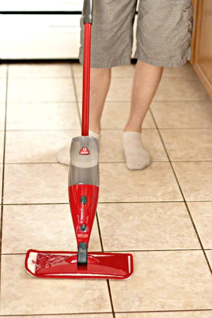 Rubbermaid Reveal Spray Mop Kit, FG1M1600GRYRD  Diy floor cleaner, Spray  mops, Floor cleaning recipe