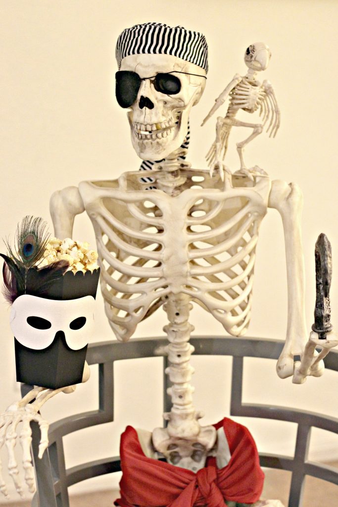 masquerade popcornbox with skeleton