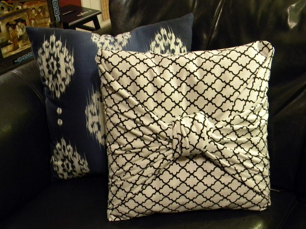 fabric crafts easiest pillow cover ever