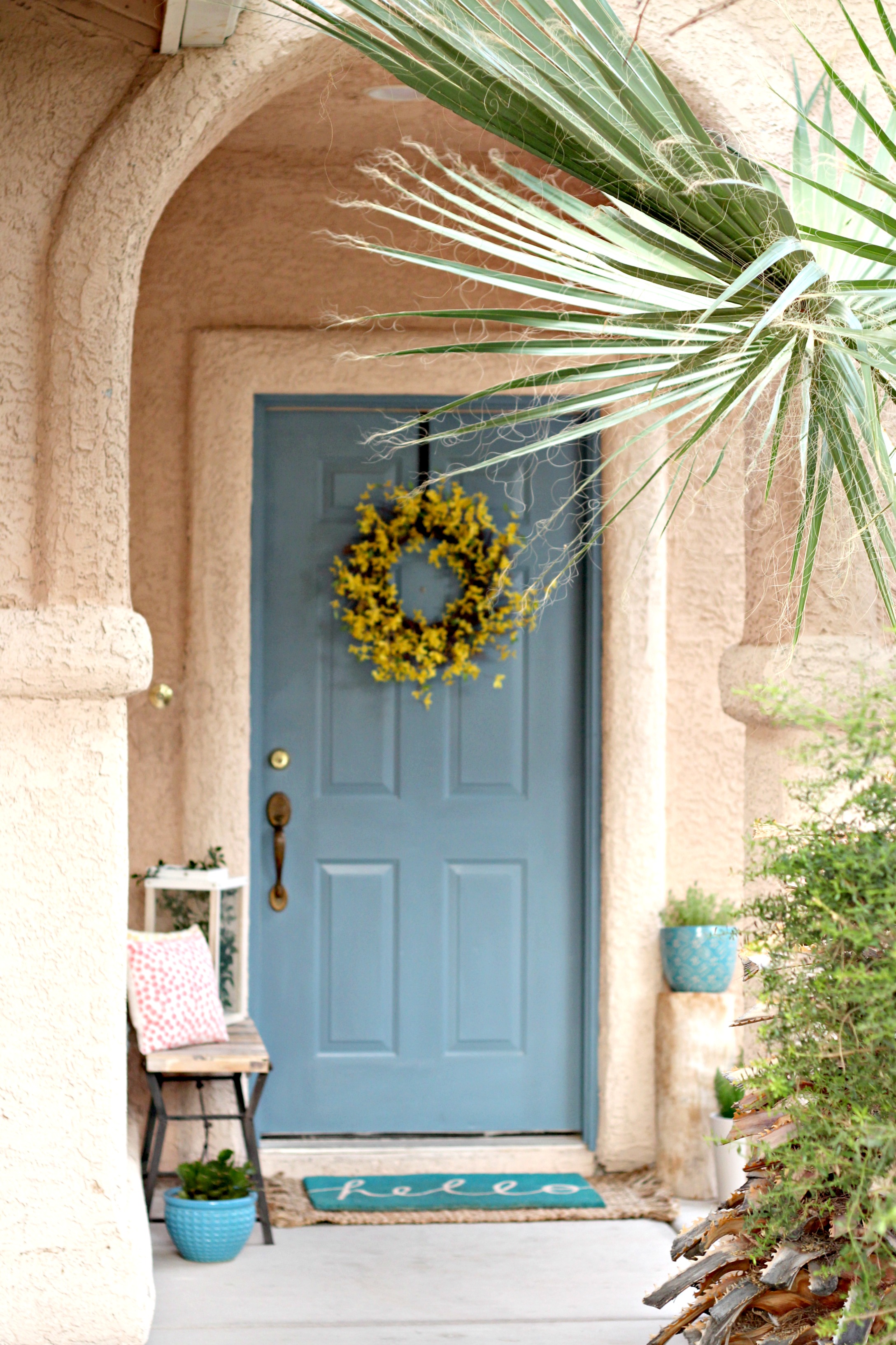 Spring Summer Front Porch entry Organize and Decorate Everything