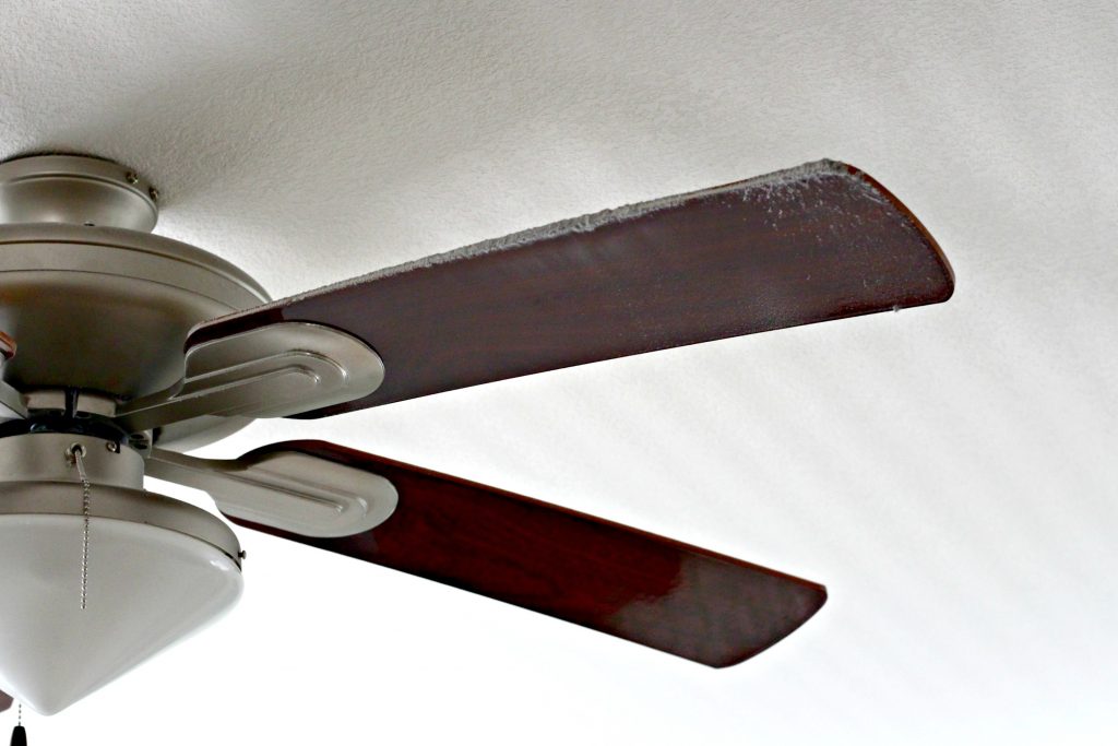 How To Clean a Ceiling Fan 