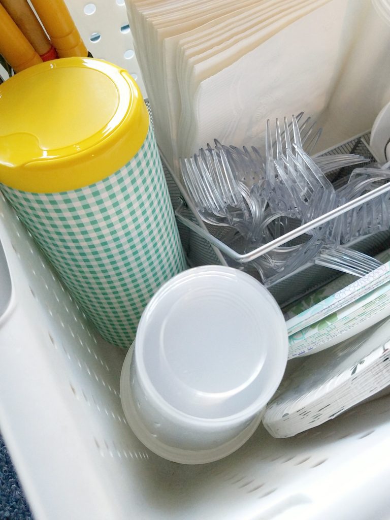 Kitchen Hack: Storing Plastic Grocery Bags