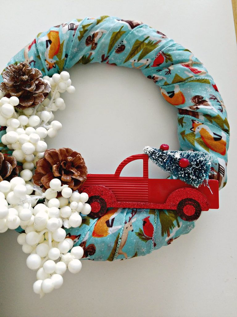 Woodland Scarf Wreath truck with tree