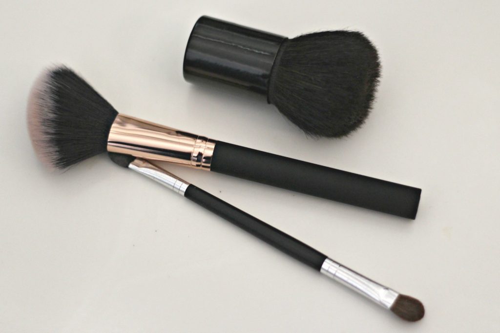 March declutter make up brushes