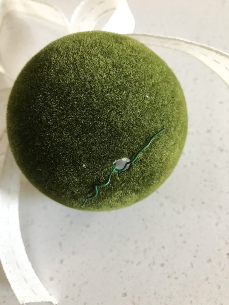 Mistletoe Ball and wire