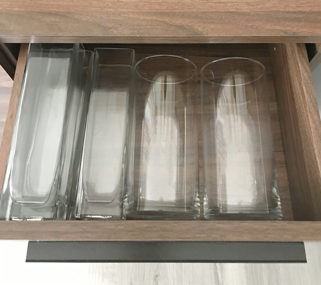 vase drawer